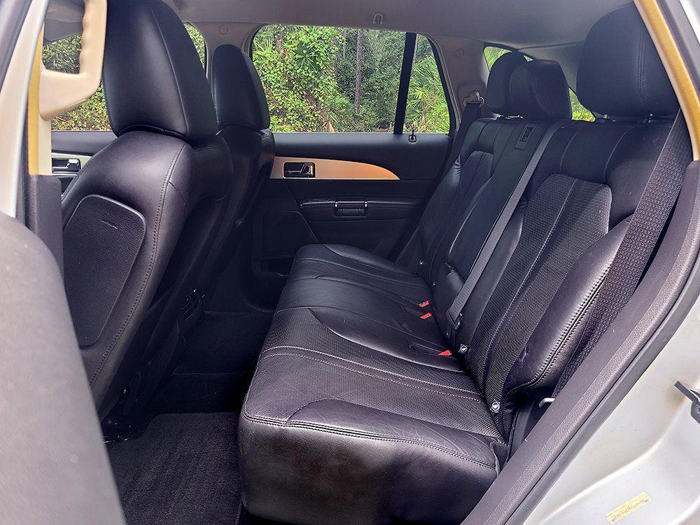 Used 2011 Lincoln MKX 2WD image 18