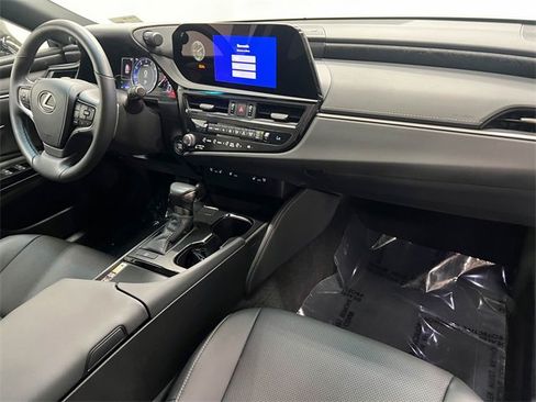 Certified 2024 Lexus ES 350 w/ Premium Package image 12