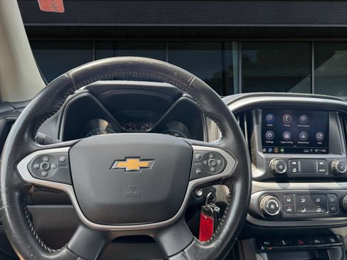 Used 2020 Chevrolet Colorado LT w/ Safety Package RWD image 3