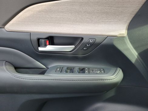 New 2026 Toyota Grand Highlander AWD image 13