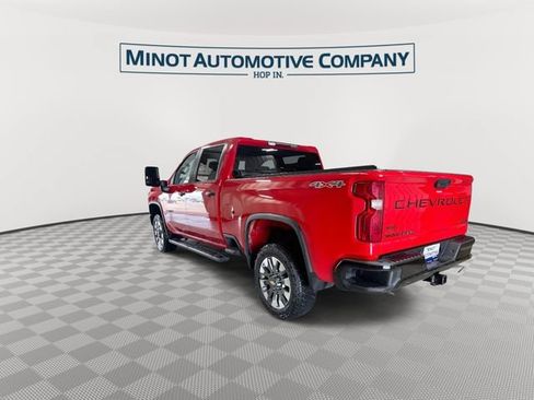 Used 2022 Chevrolet Silverado 2500 Custom w/ Custom Value Package AWD/4WD image 7