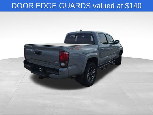 Used 2019 Toyota Tacoma TRD Sport AWD/4WD image 9