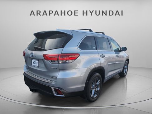 Used 2018 Toyota Highlander Limited Platinum image 6