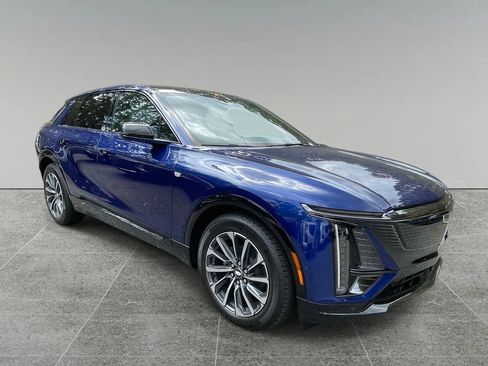 New 2026 Cadillac Lyriq Sport image 7