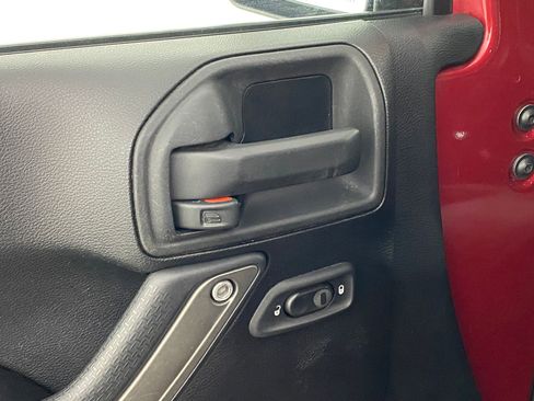 Used 2013 Jeep Wrangler Unlimited Sport image 12