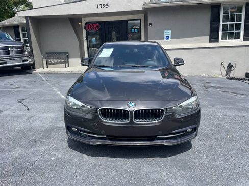 Used 2017 BMW 330i Sedan w/ Driver Assistance Package RWD image 3