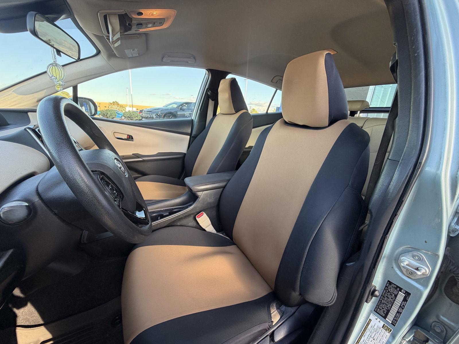 Used 2020 Toyota Prius LE AWD/4WD image 14