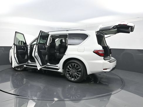 Used 2023 Nissan Armada Platinum w/ Cargo Package RWD image 40