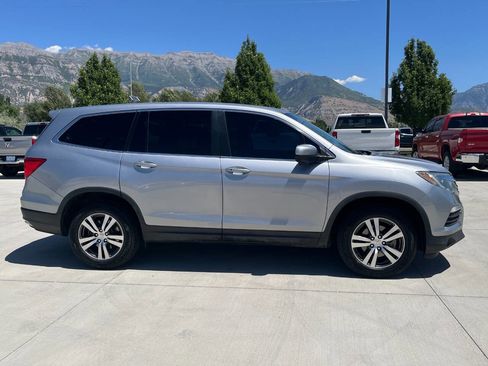 Used 2017 Honda Pilot EX image 3