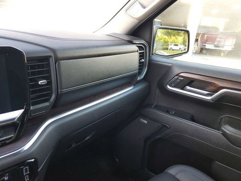 Used 2024 GMC Sierra 1500 SLT w/ SLT Premium Plus Package image 27