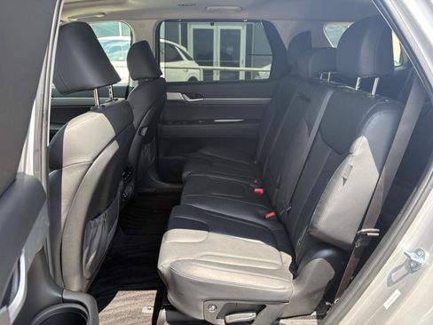 Used 2025 Hyundai Palisade SEL FWD image 18