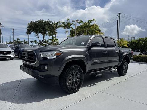 Used 2022 Toyota Tacoma SR5 RWD image 28