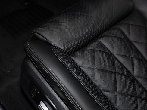 New 2026 BMW X7 xDrive40i w/ M Sport Package image 17