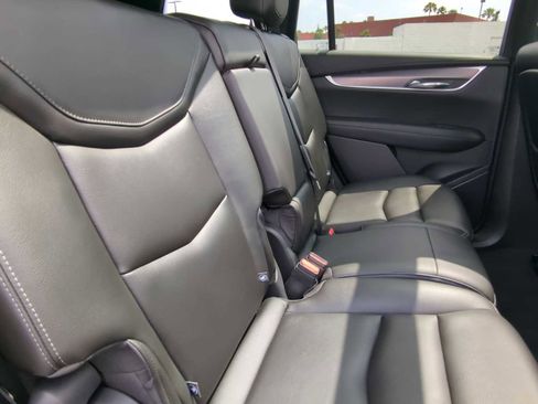 Used 2025 Cadillac XT6 Luxury image 27