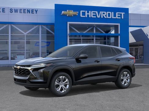New 2026 Chevrolet Trax LS w/ Driver Confidence Package FWD image 2