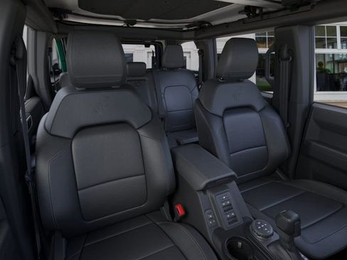 New 2025 Ford Bronco Badlands image 10