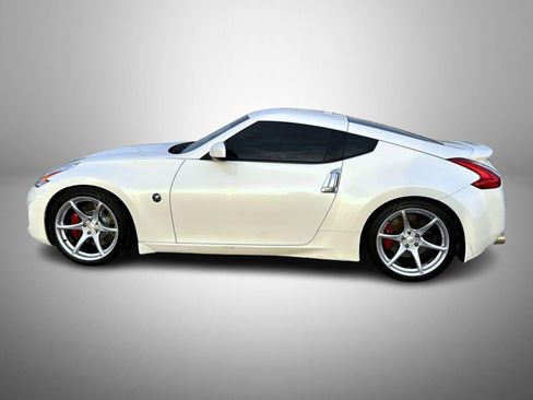 Used 2014 Nissan 370Z Touring w/ Sport Package image 8