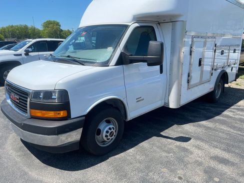 Certified 2022 GMC Savana 4500 w/ Power Convenience Package RWD image 1