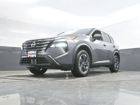 Used 2024 Nissan Rogue SV FWD image 48