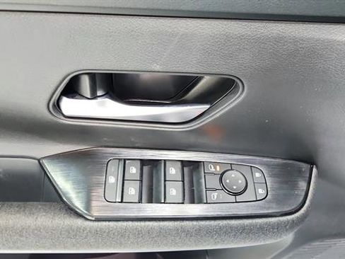 Certified 2025 Nissan Kicks SV w/ Illumination Package image 25