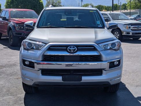Used 2022 Toyota 4Runner Limited AWD/4WD image 10
