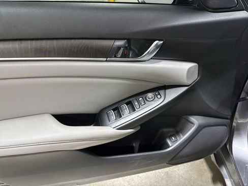 Used 2019 Honda Accord EX image 21
