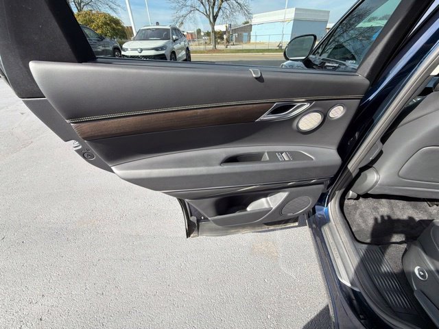 Used 2023 Genesis GV80 2.5T w/ Prestige 20" Package AWD/4WD image 13