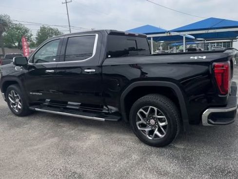 Used 2023 GMC Sierra 1500 SLT w/ SLT Premium Plus Package AWD/4WD image 6