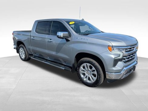 Used 2025 Chevrolet Silverado 1500 LTZ w/ LTZ Premium Package AWD/4WD image 9