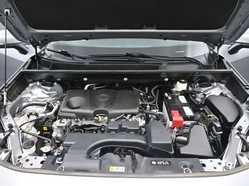 Used 2024 Toyota RAV4 XLE FWD image 12