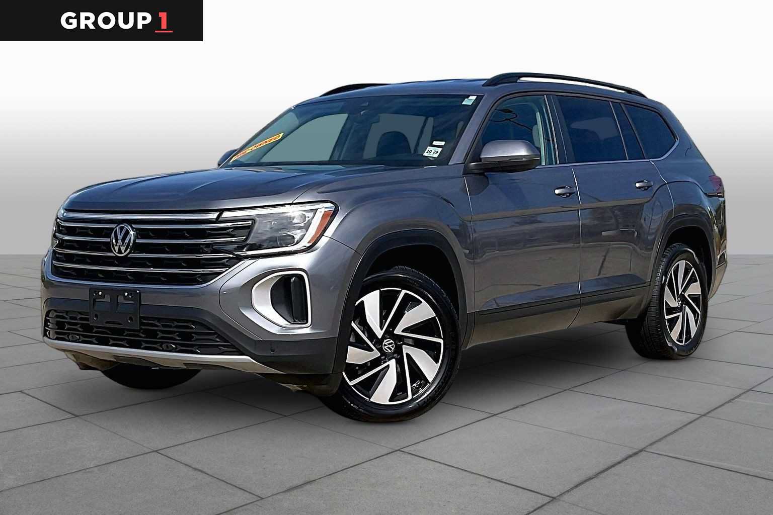 Used 2025 Volkswagen Atlas SE AWD/4WD image 1