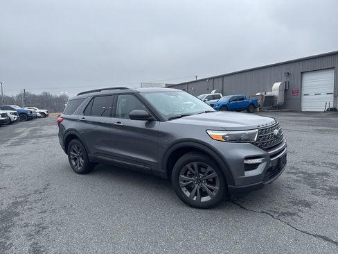 Used 2021 Ford Explorer XLT w/ Equipment Group 202A image 1