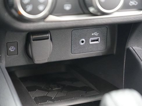 Used 2025 Nissan Versa SV w/ Trunk Package FWD image 17