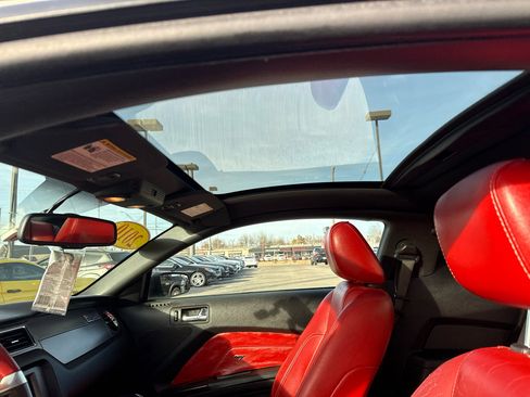 Used 2010 Ford Mustang GT image 22