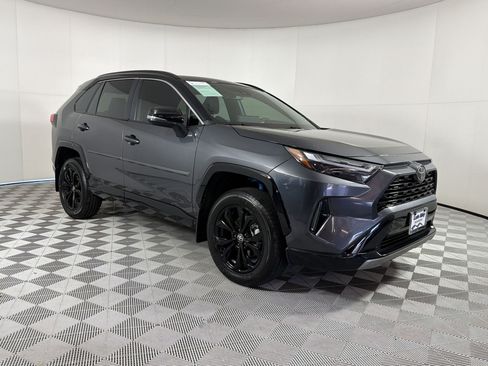 Used 2025 Toyota RAV4 XSE AWD/4WD image 7
