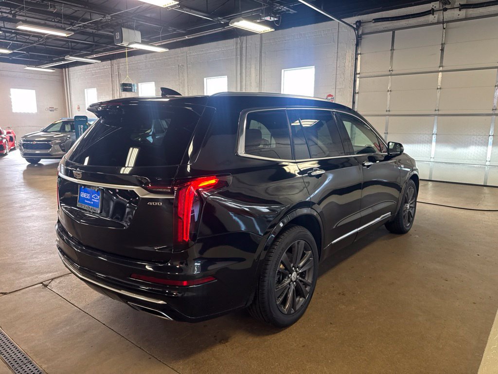 Used 2020 Cadillac XT6 Premium Luxury FWD image 3