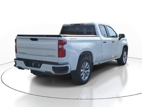 Used 2019 Chevrolet Silverado 1500 Custom w/ Custom Value Package AWD/4WD image 4