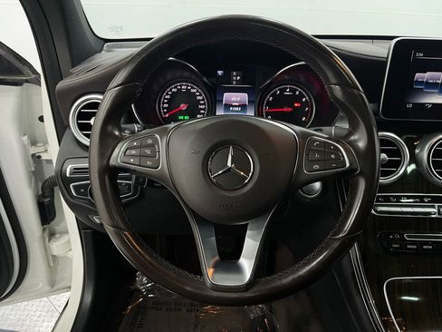 Used 2017 Mercedes-Benz GLC 300 4MATIC image 22