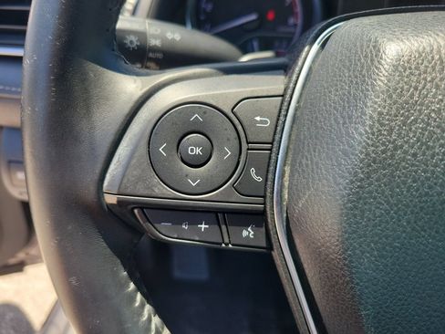 Used 2020 Toyota Camry SE FWD image 19