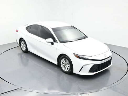 Used 2025 Toyota Camry LE w/ Convenience Package FWD image 18