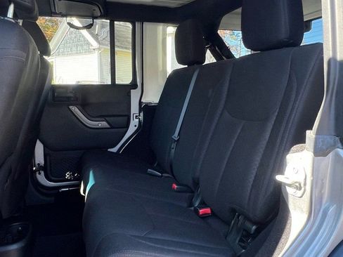 Used 2018 Jeep Wrangler Unlimited Sport S image 12