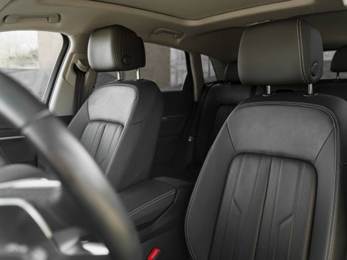 Certified 2024 Audi Q8 e-tron Premium Plus image 21