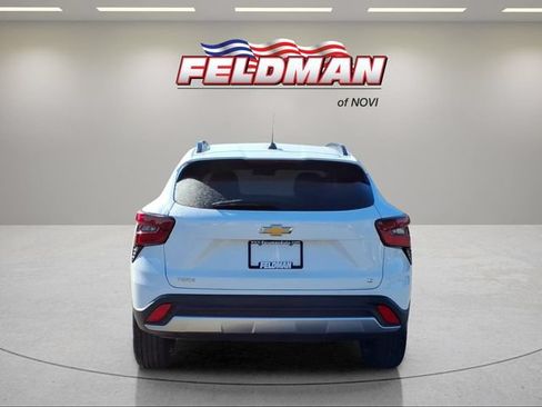 Used 2024 Chevrolet Trax LT FWD image 4