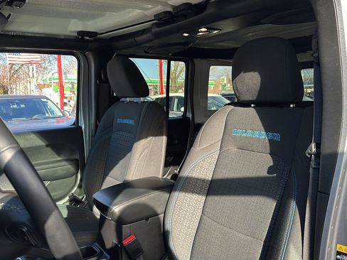 Used 2021 Jeep Wrangler Unlimited Islander image 17