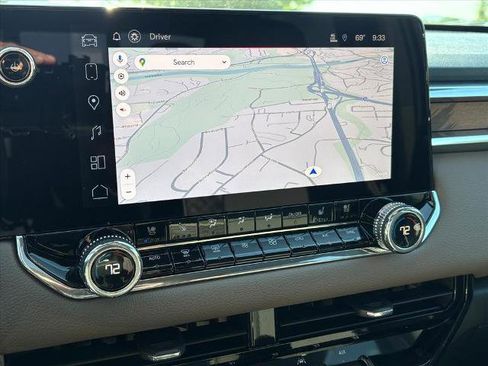 Certified 2025 GMC Canyon Denali AWD/4WD image 8