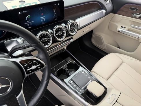 Used 2023 Mercedes-Benz GLB 250 4MATIC image 26
