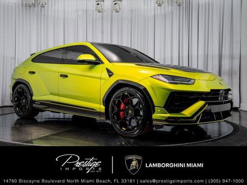Used 2023 Lamborghini Urus Performante AWD/4WD image 1