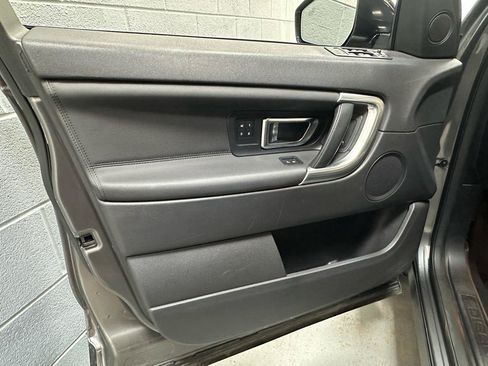 Used 2019 Land Rover Discovery Sport HSE AWD/4WD image 15