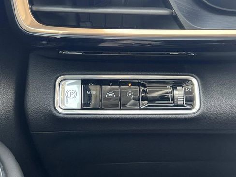 Used 2024 Buick Envision Avenir image 28