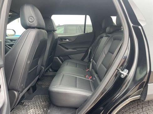 Used 2025 Chevrolet Equinox LT w/ Convenience Package II image 9